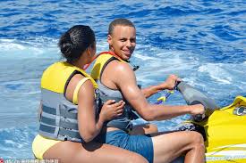 Stephen curry best funny moments #nba #funnymoments #stephencurry if you want these videos to continue behind the scenes and funny moments of the mvp and reigning champion duo of steph curry and kevin durant #stephencurry. Curry On Family Vacation In Hawaii 1 Chinadaily Com Cn
