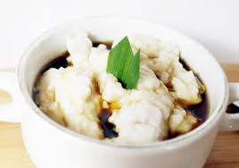 Jika biasanya bubur sumsum disajikan dengan warna putih, kamu juga bisa berkreasi dengan menambahkan warna hijau dari air daun pandan supaya lebih menarik. Www Reseppedia Com Storage Upload Resep Bubur S
