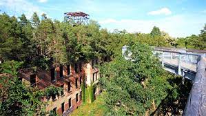 It was built between 1898 and 1930 in forests around beelitz. Beelitz Heilstatten Die Ruinen Und Der Baumwipfelpfad