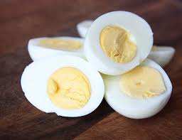 Selain kalori putih telur yang rendah sehingga baik dikonsumsi saat diet, makan putih telur juga dipercaya dapat membantu menurunkan berat badan. Berat Dan Kalori Konten 1 Telur Telur Berapa Banyak Kalori Yang Ada Dalam Produk