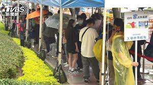 面積為敦北店2倍大、全台獨家「鯊鯊包」超可愛、更設有自動結帳櫃台，開幕立刻朝聖 【本文由marie claire美麗佳人提供，未經授權，請勿轉載!】 【往下看更多】 好市多停車場冒出「黃色機器」 民眾嗨翻天 Ba1qopv9i7ur M