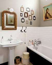 Miroir led avec cadre : 1001 Idees Originales De Deco Avec Cadres Vides Decoration Murale Salle De Bains Decoration Salle De Bain Decoration Petite Salle De Bain