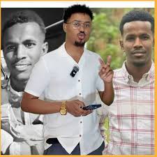 Muqaal Naxdin leh" Ismail Macalin Buule Askarigii Saxaraha ku dhintay isga  oo Ashahaadanaya wayay biya uu Dhuunta ku qoysto Markii saaxiibkiisa  ladilay isagana xaqiisa la duufsaday ayuu Goan.....