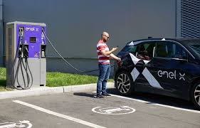 Enel x a dat în folosință primele șase stații de încărcare pentru mașini electrice. Enel X A Instalat 34 De Puncte De IncÄƒrcare Pentru MaÈ™ini Electrice In BucureÈ™ti È™i Imprejurimi UrmeazÄƒ StaÈ›ii In TimiÈ™oara Sibiu È™i ConstanÈ›a Automarket