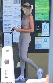 Welcome to the subreddit dedicated to kaia jordan gerber. Kaia Gerber Flaunts Her Toned Model Figure In A Beige Workout Set While Grabbing An Herbal Tea In La Readsector