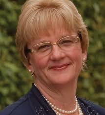 Janet Bratton's Instagram, Twitter & Facebook