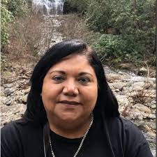 Lissette Carranza's Instagram, Twitter & Facebook