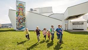 This vitra design museum graph ine agence communication notion could be really daunting but you will be helped by our expert. Vitra Design Museum Sensibilisiert Kinder Fur Architektur