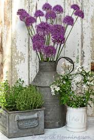 Farmhouse & rustic decor has 151,907 members. Farmhouse Type Front Porch Decor Idea With Galvanized Metal Panter Diy Rustic Outdoor Decor Truly Hand Picked