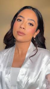 Can anyone recommend a makeup artist specifically in the western suburbs or  surroundings? 😊 TA