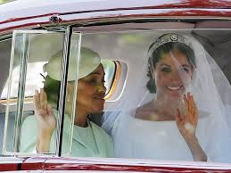 Meghan markle says she feels 'wonderful' ahead of royal wedding, arrives at hotel with mom. Meghan Markle S Mom Doria Ragland Kept Nose Ring At The Royal Wedding