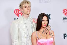Megan fox and machine gun kelly had a fun night on the town to kick start their weekend!. Megan Fox And Machine Gun Kelly Passionately Kiss In Los Angeles See The Pics Entertainment Tonight