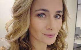 Amaya forch barry (born 5 march 1972) is a chilean actress and pop singer known for making appearances on various chilean television programs. Nos Juntamos Por Nuestros Hijos Amaya Forch Se Refirio A Celebracion Con Su Ex Marido