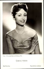 In dieser musikdokumentation stellt caterina valente die brasilianischen top musiker der siebziger vor. Postcard Schauspielerin Caterina Valente Portrait Akpool Co Uk