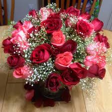 Jun 12, 2015 · yellow and pink roses are great flowers to give to friends. Pin By Awesome Blossoms On Crafty Flowers For Girlfriend Birthday Flowers Bouquet Rose Arrangements