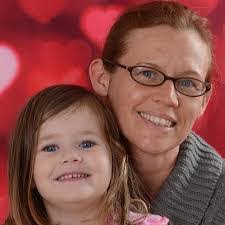 Sarah Arntson's Instagram, Twitter & Facebook