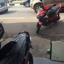 Come in, learn the word translation kereta and add them to your flashcards. Hon Leong Motors Sdn Bhd Automotive Shop