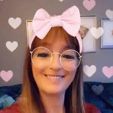 Louise Valente's Instagram, Twitter & Facebook