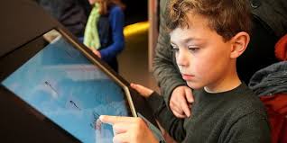 Discover-the-landing-sites-with-children