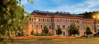 E aceeasi supa reincalzita an de an. Universitatea Transilvania Incepe Anul Universitar Tot In Sistem Hibrid DacÄƒ Nu Se InrÄƒutÄƒÈ›esc Lucrurile Biz Brasov