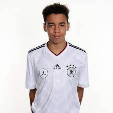 Bayern munich teenager jamal musiala has decided to play for the germany national team instead of england after a talk with head coach joachim loew. Bayern Munich Sign Talented Chelsea Youngster Jamal Musiala We Ain T Got No History