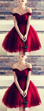 Burgundy Tulle V Neck Off The Shoulder Bridesmaid Dresses Knee Length Cocktail Dress Prom Maroon Homecoming Dress Burgundy Short Dress