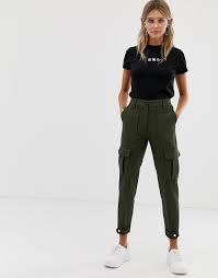 Bershka Black Cargo Pants With Chain Bershka Utility Cargo Pants In Khaki Asos Cargo Pants Carmen Blog In 2020 Cargo Pants Outfit Cargo Pants Women Green Cargo Pants Outfit