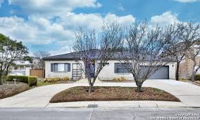 Gorgeous sitterle single story home on.66 acre lot in the prestigious guarded/gated community of cactus bluff in big springs! Stone Oak Homes For Sale Stone Oak San Antonio Real Estate Page 3 Zerodown