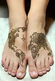 According to guatama vajracharya, professor of art history at the university of wisconsin in madison, women wore these tattoos decoratively every day. Henna Tattoos