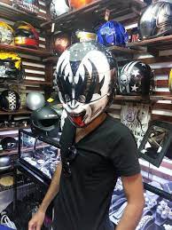 The Kiss Airbrush Helmet Www Ridersdna Com Airbrushed Helmets Motorcycle Helmets Bobber Helmets