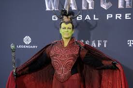 Near enough to hear the ocean. Jamie Lee Curtis Cosplays At Warcraft Premiere Yells Leeroy Jenkins Polygon