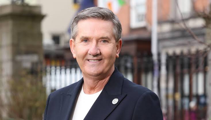 Daniel O'Donnell to step back from music career to focus on health