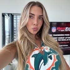 Laura Schmoker's Instagram, Twitter & Facebook