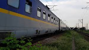 Encuentra los precios, horarios e información importante para elegir el mejor viaje. Tren Cu 13 Vagoane Ir 1741 Bucuresti Nord Satu Mare Youtube