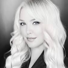 Melanie Denney's Instagram, Twitter & Facebook