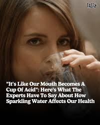 If you've developed a bubbly-water habit, experts say there's good news and  bad news... 😳 More at  https://www.buzzfeed.com/meganeliscomb/sparkling-water-health-hydration-teeth  💦