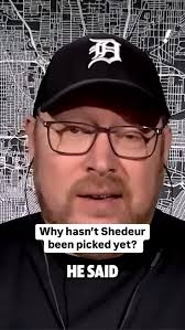 A former NFL GM was “shocked” that Shedeur Sanders wasn't drafted in the  first three rounds 🤯