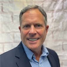 Daniel Chenoweth's Instagram, Twitter & Facebook