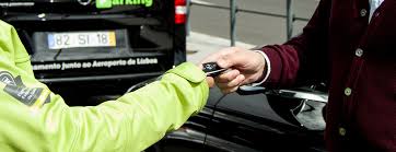 Seguro e vedado ao público exterior. Easyparking Estacionamento Aeroporto De Lisboa Associacao Mutualista Montepio
