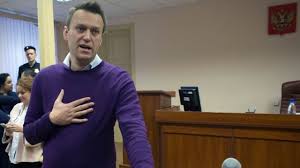 Он заявил, что страной управляет «голый король», который «хочет править до конца». Navalnyj Na Sude Po Kirovlesu Vasha Chest Nam Nado Vypit Shampanskogo Bbc News Russkaya Sluzhba