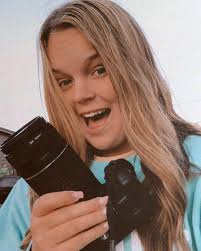 Throwback to when I photographed my cousin Skyler's pregnancy reveal! Can't  wait to meet sweet Bentleigh Mae! 💖