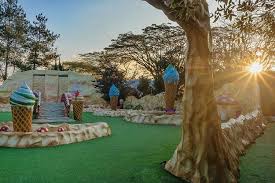 Tepatnya, kawasan wisata ini ada di wilayah bandung barat, jawa barat. Lembang Wonderland Tempat Wisata Hits Dan Instagramable Di Bandung Halaman All Kompas Com