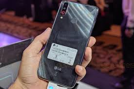 LG W10 and LG W30 Hands-on: Triple ...