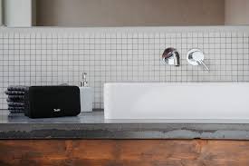 Wasserdichter bluetooth lautsprecher bass lautsprecher mit saugnapf badezimmer. Teufel Veroffentlicht Den Motive Go Bluetooth Lautsprecher