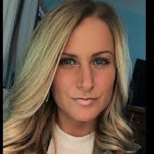 Stephanie Bott's Instagram, Twitter & Facebook