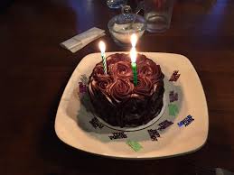 Not only did 1d's latest song, fireproof, score 1.1 million downloads in 24 hours, but he also just turned 21 on sept. Lauren Noelle On Twitter When U Buy Niall Horan A Cake And Make Your Family Sing Happy Birthday To Him Happy22ndbirthdayniall Niallofficial Http T Co Vjrdtecujl