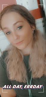 I'm Jessie! 26, mom of 3 young kids. I'm funny, fun and open-minded(non-  judgemental). Looking for chatty pals Who like to send stuff along with  their mail, I always send something with