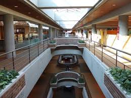 Visual Tour Inside Mcdonald S Head Office Building In Oak Brook Illinois Building House Styles Office Building