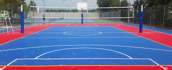 Alte tenne wird zum leistungsstarken multisportplatz. Multisportplatz Im Akiris Ferienanlage Region Apulien Italien Geoplast