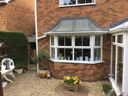 Model kanopi yang sangat beragam itu membuat pemilik rumah punya banyak pilihan sehingga bisa disesuaikan dengan desain. Bikin Dilirik Tetangga Ini 8 Model Kanopi Jendela Buat Rumahmu Kumparan Com